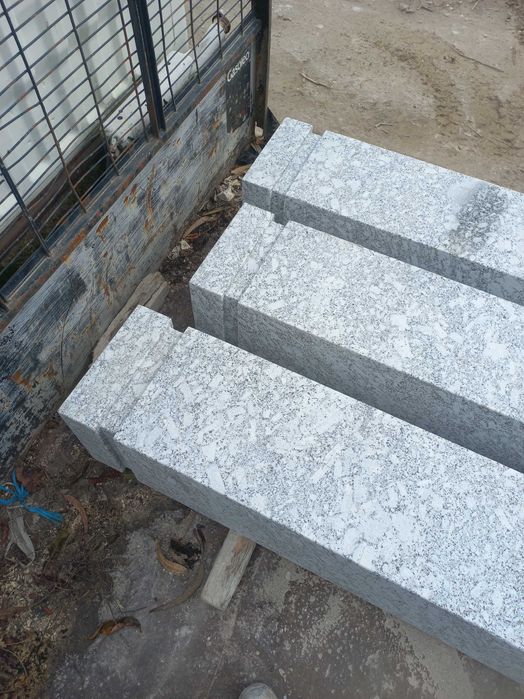 Colunas/pilares em granito