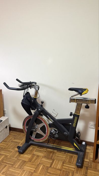 Bicicleta Estática de Cycling -  Modelo BC-4606 - Estaso Usada