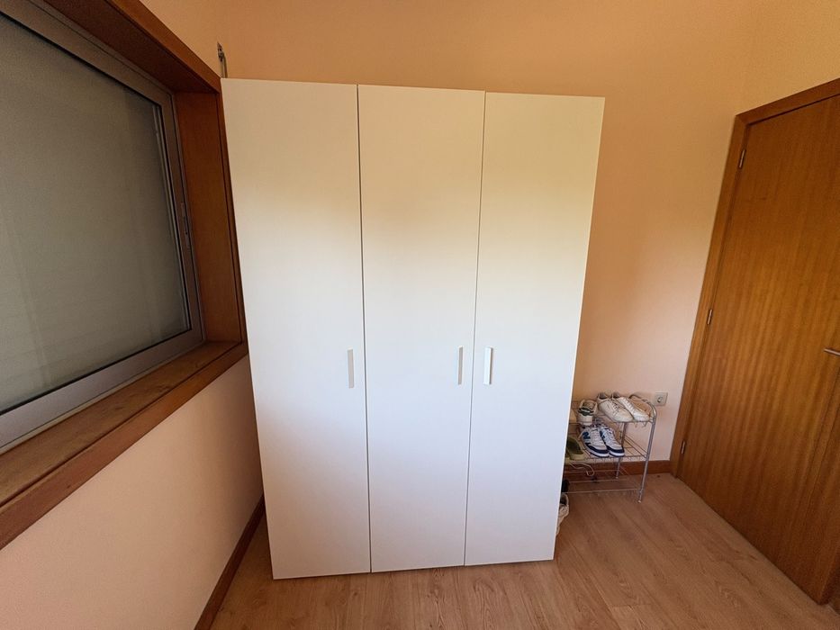Sofa e armario de quarto como novos
