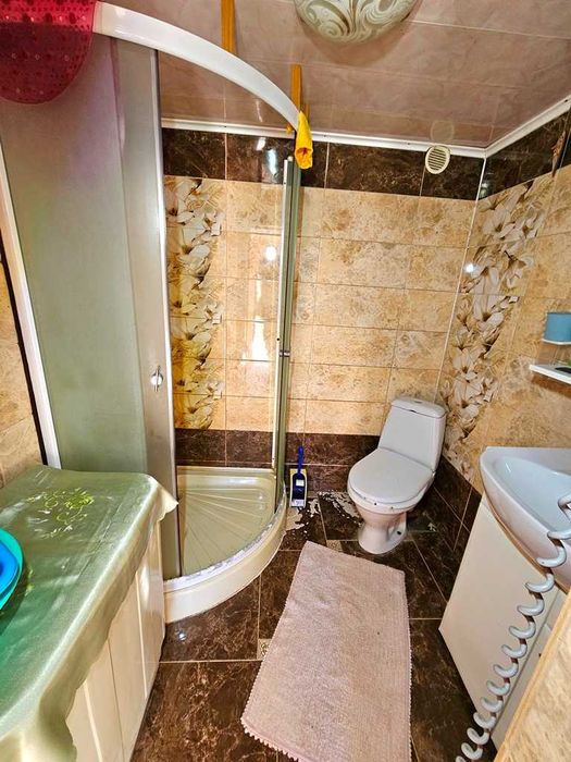 Продається добротний цегляний будинок...