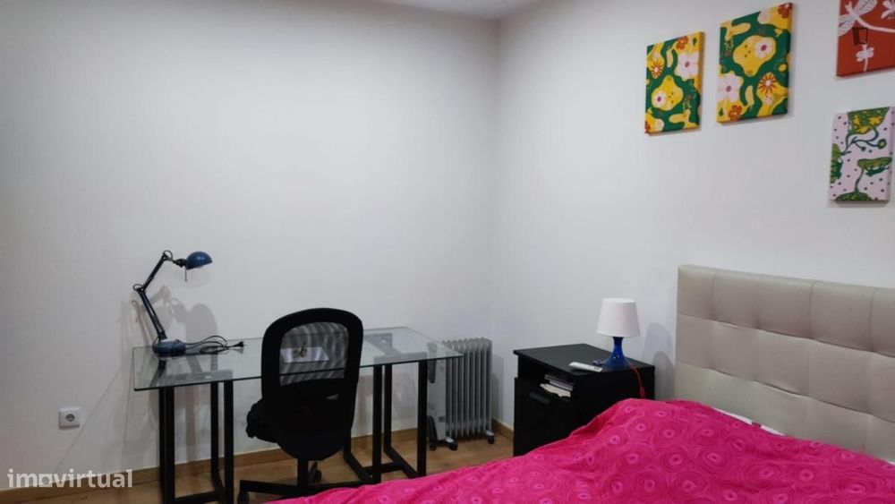 Quarto - localizado em Chelas Lisbon