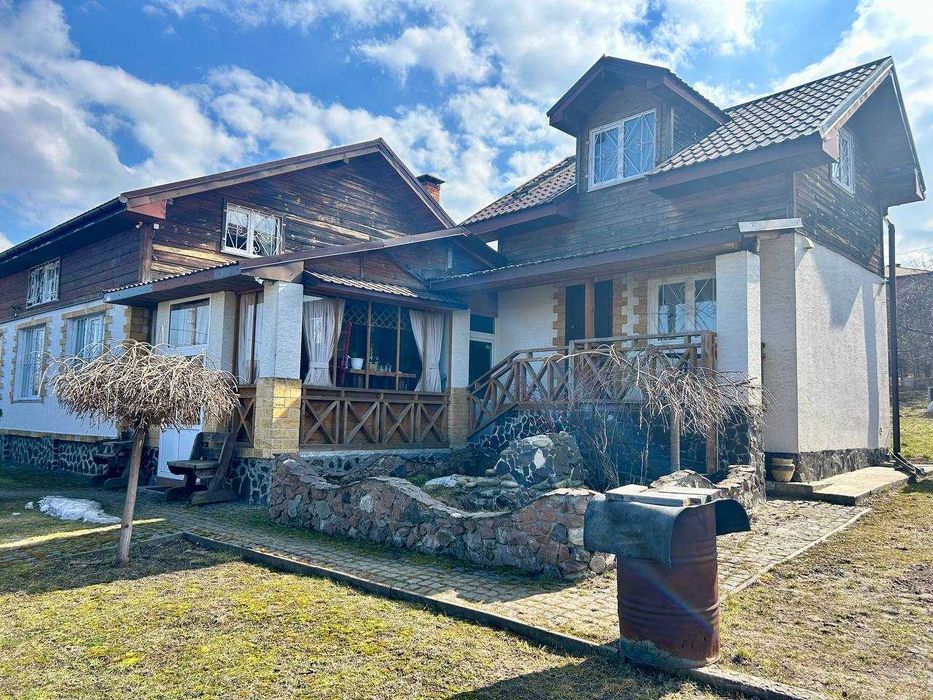 Будинок з ремонтом на ділянці 6 соток в Київській області, місто Буча.