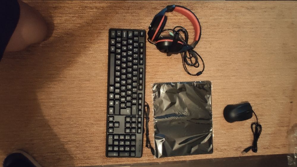 Conjunto headset+rato+teclado+tapete