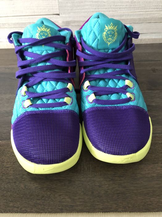 Nike Lebrone Witness VIII