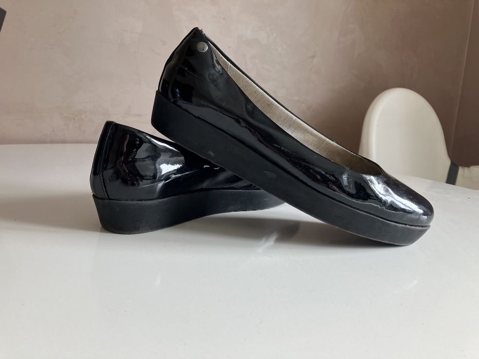 Туфлі човники чорні шкіряні Vagabond