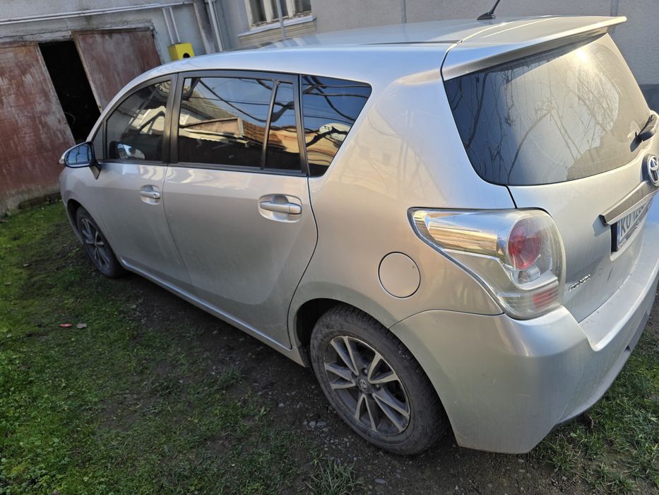 Тойота версо 2014рік