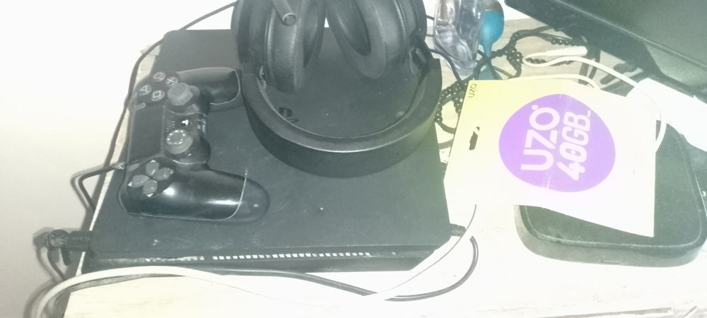 Ps4 Slim 500gb em ótimas condições