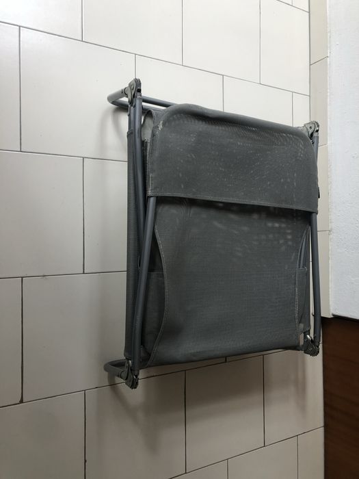 Espreguiçadeira dobrável em bom estado