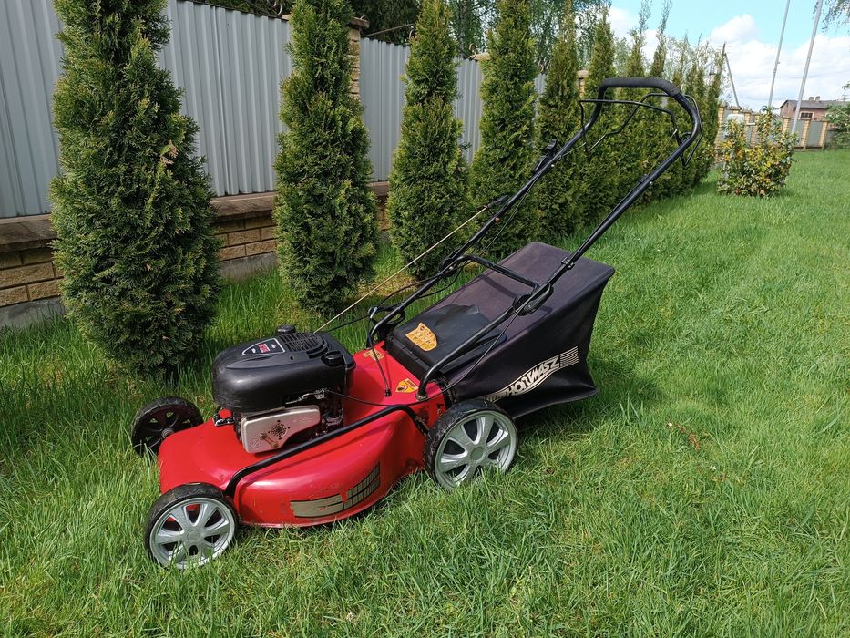 Газонокосарка самохідна з двигуном Briggs & Stratton