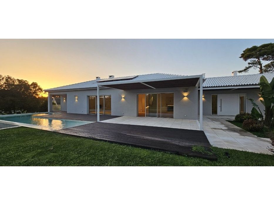 Moradia T7 nova com piscina em Birre, Cascais
