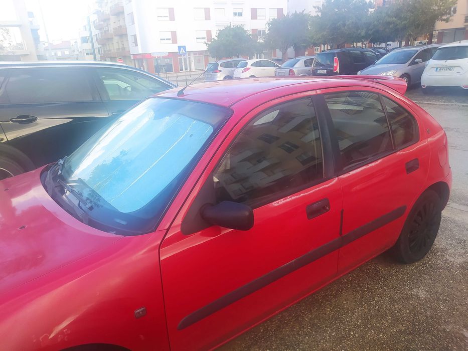 Rover 214 a gasolina com 101,92cv com avaria .