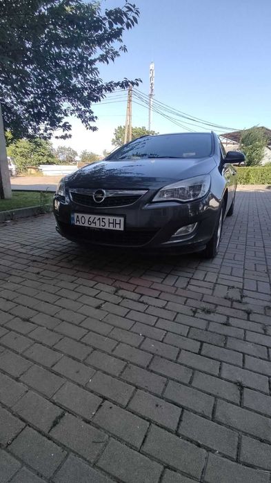 Opel Astra J 2012 року