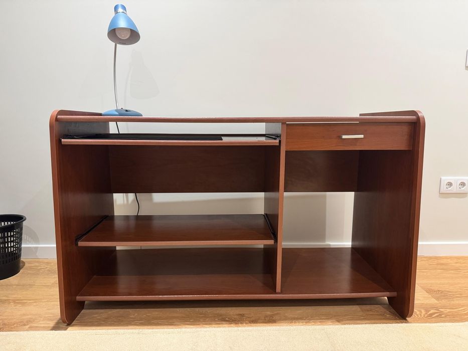 Secretaria como nova