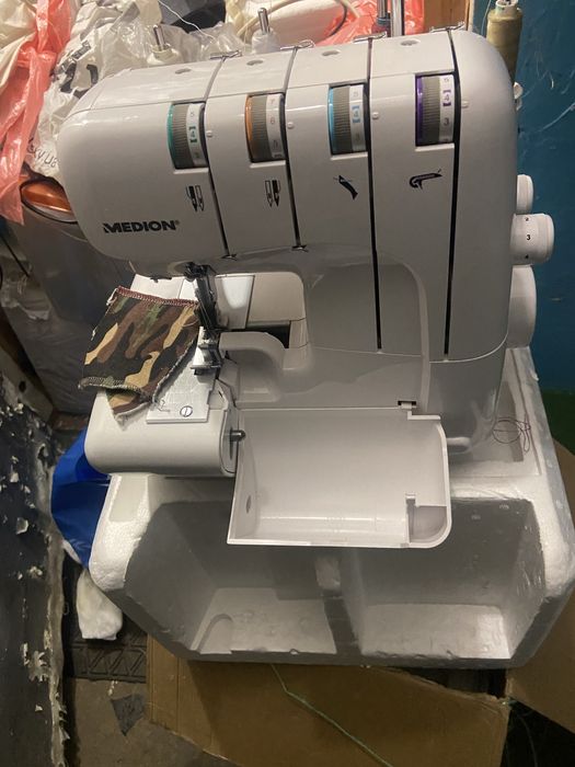 Качественный4 ниточный оверлок в новом состоянии