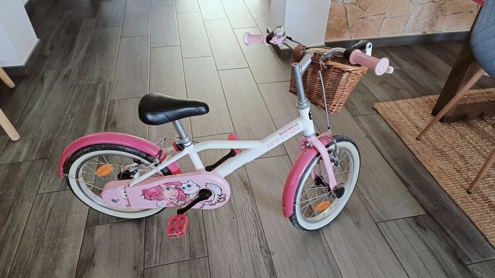 Bicicleta menina com cestinho