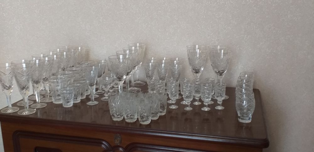 Хрустальные рюмки,вазы
