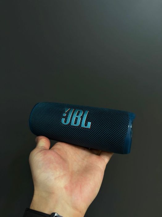 Продаю JBL Flip 6 — компактну, потужну та водонепроникну колонку