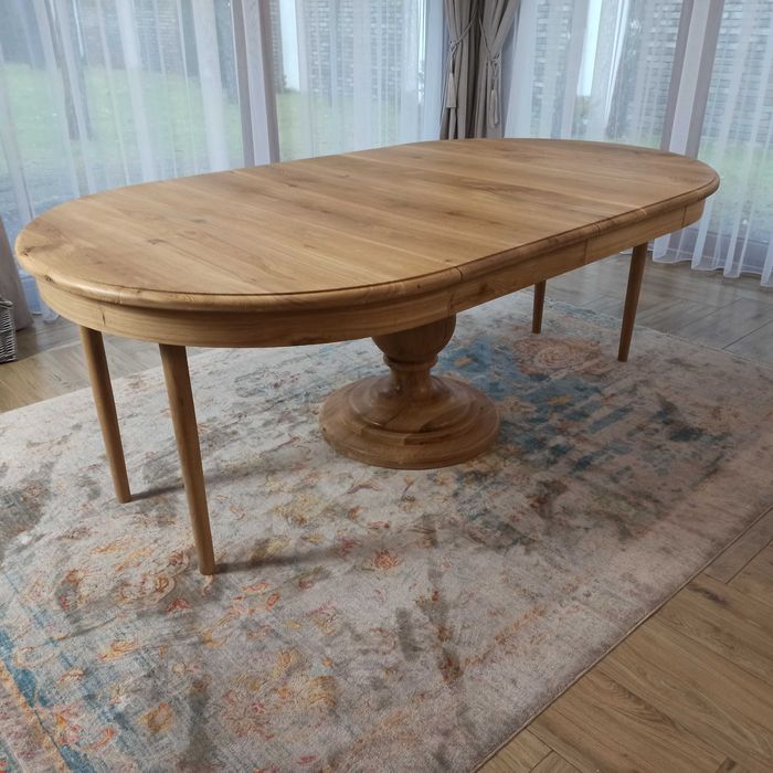 Rozkładany okrągły stół dębowy model Senator i Starostality dąb