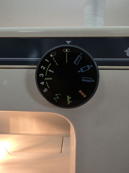 Máquina de costura Elna elnita 120