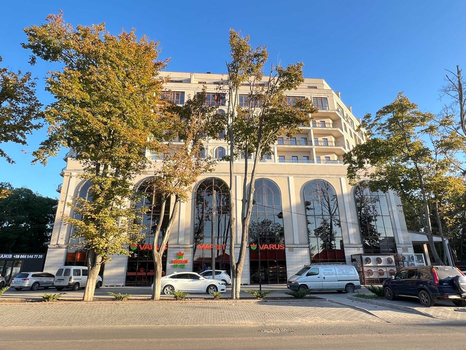 Продається однокімнатна квартира у престижному будинку біля моря