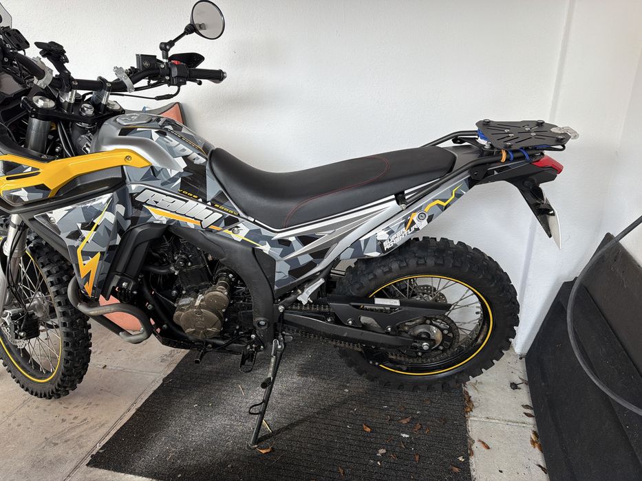 Voge 300 rally impecavel