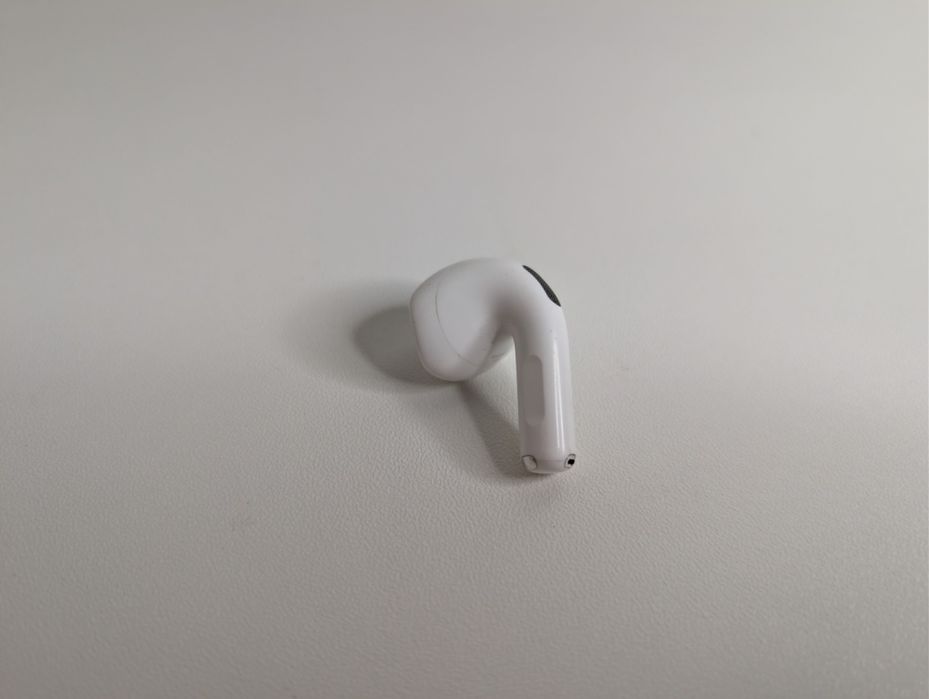 Apple Airpods 4 (3053) левый, оригинал