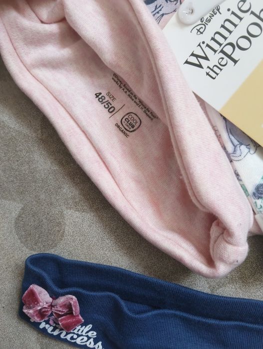 Отдам шапочки и повязки на девочку