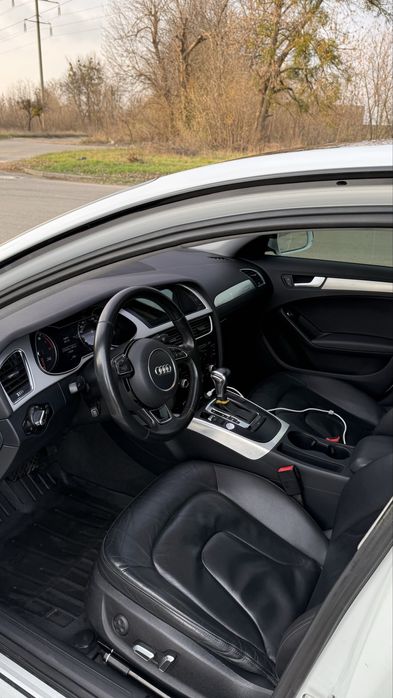 Продам Audi A4 B8 FL