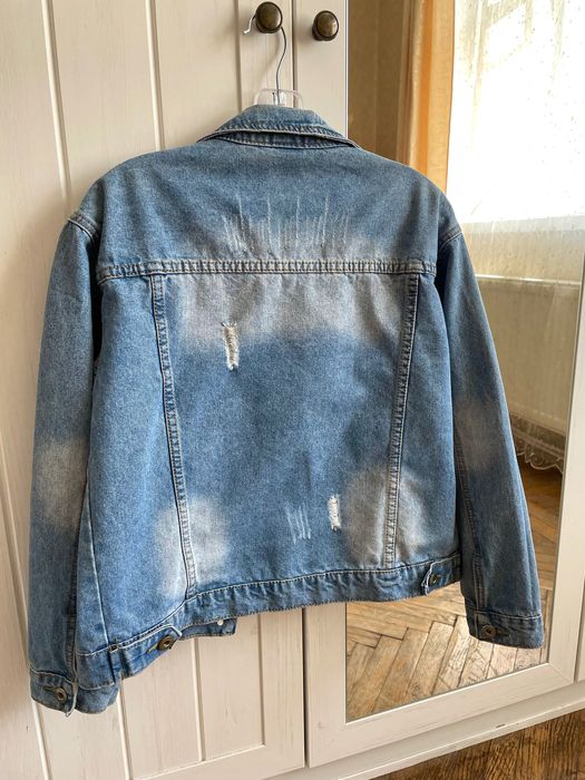 Жіноча джинсова куртка, джинсовка
