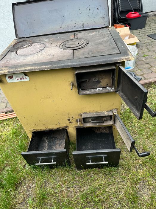 Piec  kuchenny na węgiel i drzewo  z plaszczem wona 100m/kw ogrzewania