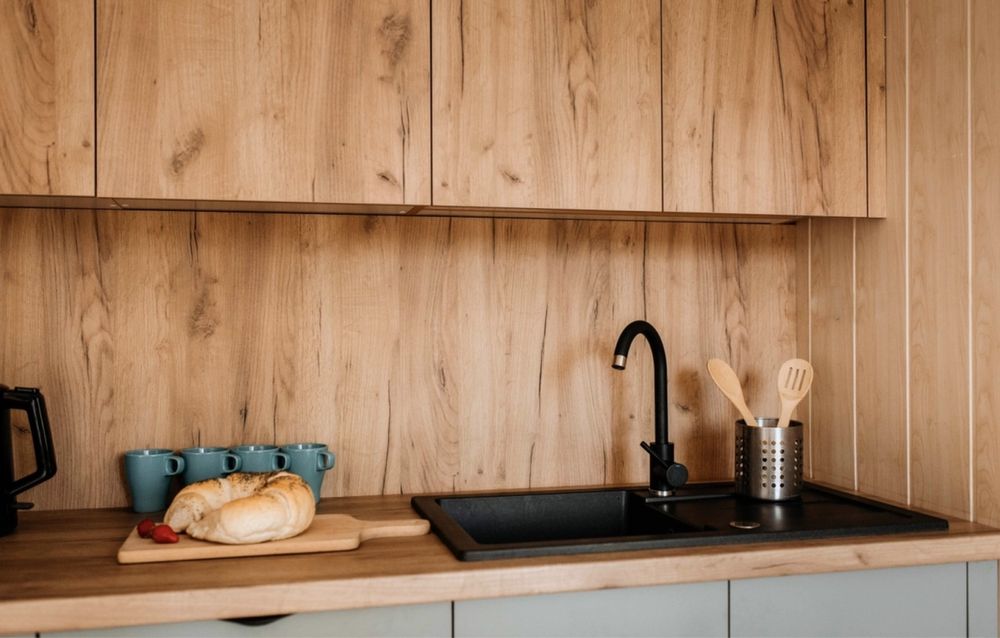 Zwolnil sie apartament na majowkę Noclegi z widokiem na jezioro w Bieszczadach, w gorach nad jeziorem Jacuzzi sauna