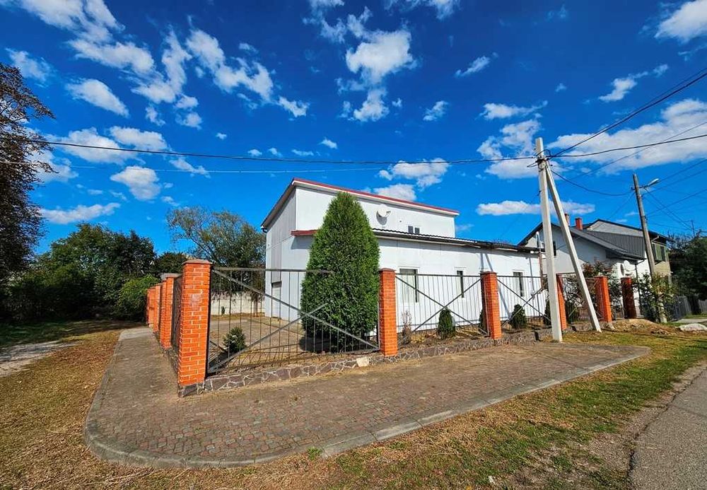 Виробничо-складське приміщення біля міжнародної автотраси Київ-Чоп...