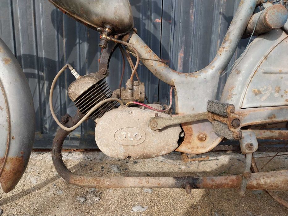 MOTA COM PEDAIS Antiguidades