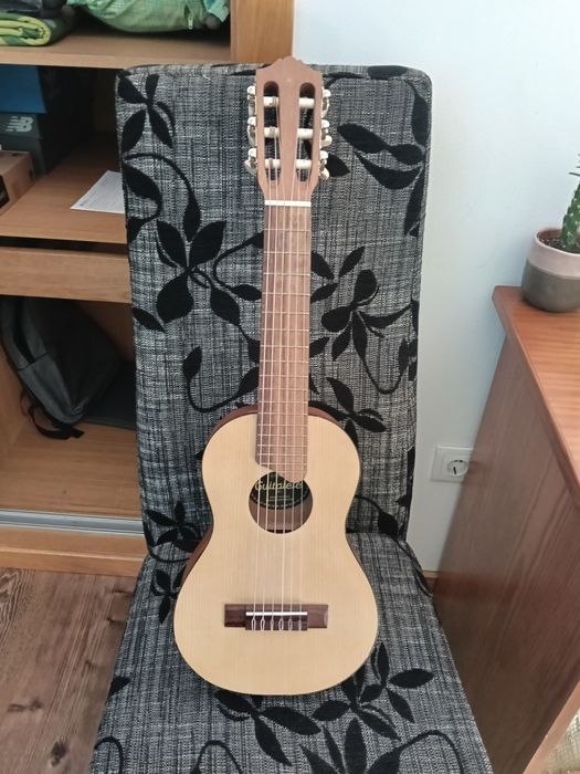 Guitalele yahama