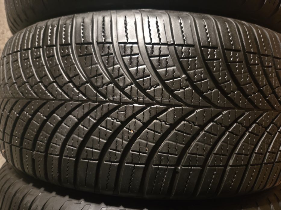 Goodyear vector 4seasons RunFlat 2023r