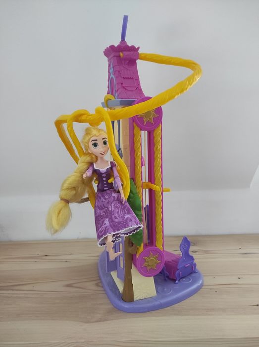 Zamek Roszpunki lalka Roszpunka Hasbro