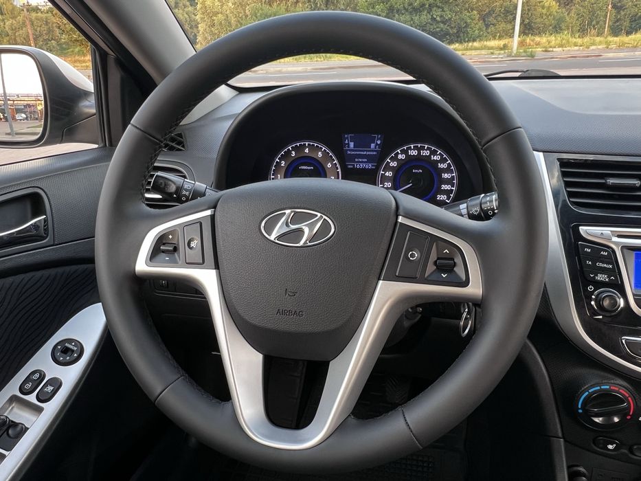 Hyundai Accent 1.6 2012
