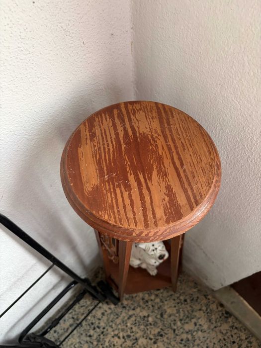 Pedestal em Madeira para Recuperação