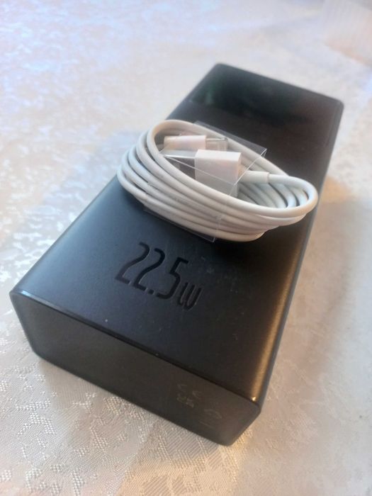 3 Powerbanki Baseus 30000mAh + 2 kable do iPhona