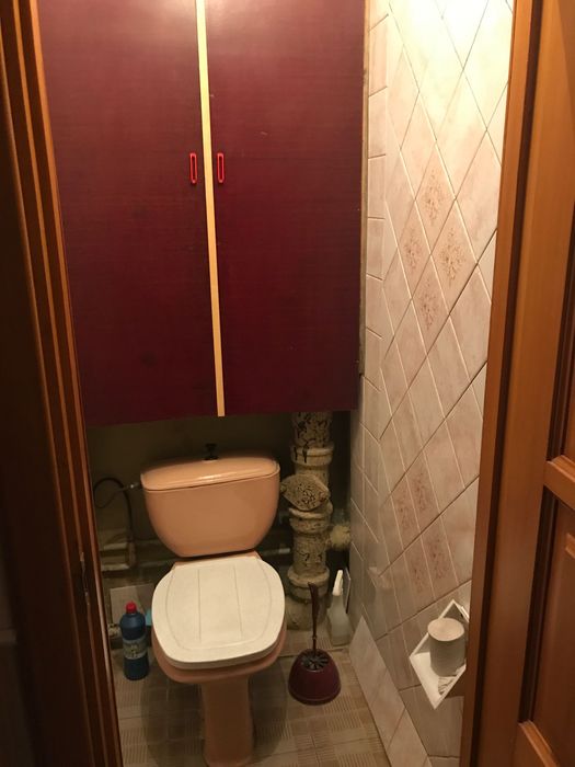 Здається кімната .  Київ, Святошинський район