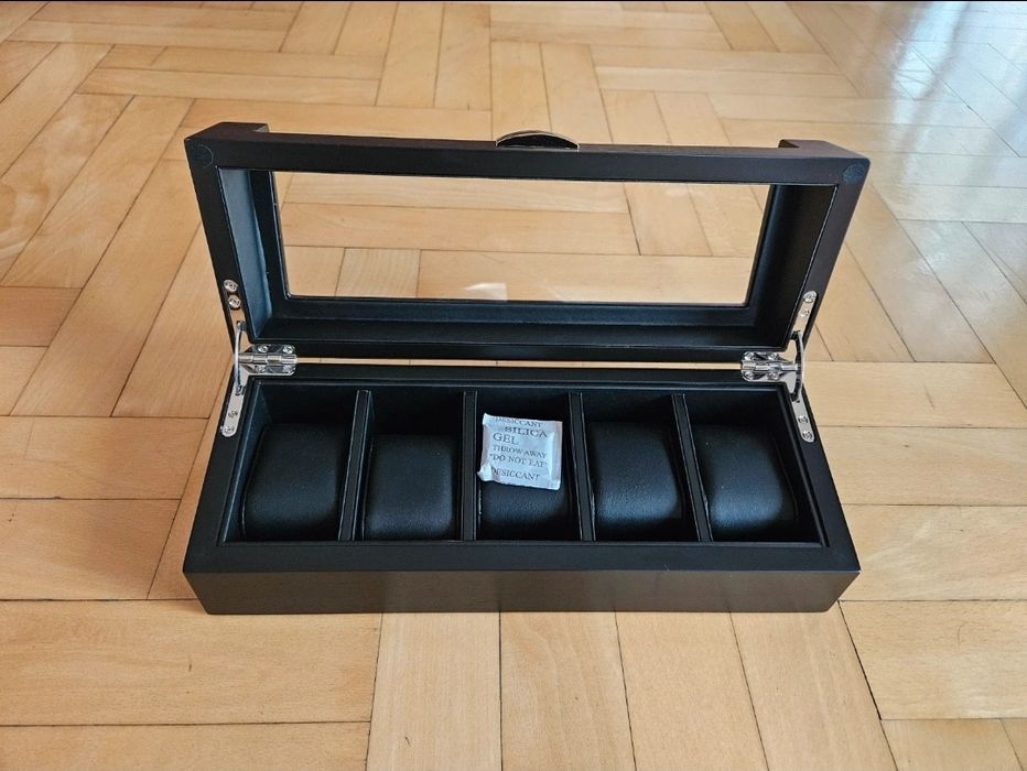 Pudełko na zegarki z 5 przegródkami i czarną okleina Trendhim