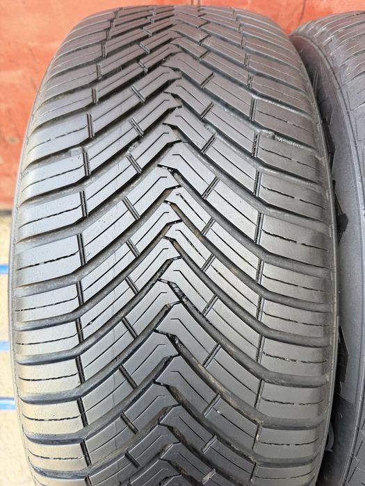 235/50/19 R19 Continental AllSeasonContact всесезонні 2 шт ціна за 1 шт