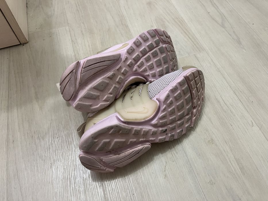 Кросівки жіночі Nike 38