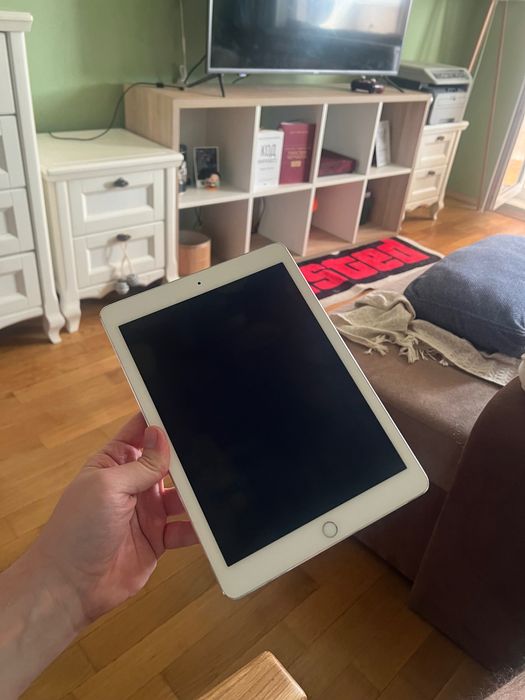 iPad Air 2 WiFi 16 gb, 10/10 + коробка, батарея тримає 45 хв