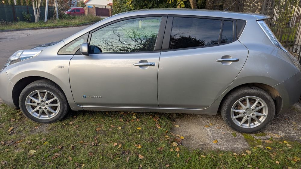 Nissan leaf 2015/24квт, 10/12, 185 тис