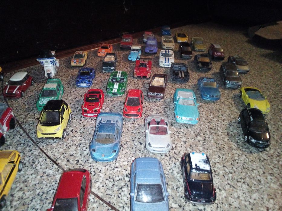 Conjunto de 45 Carrinhos Miniaturas Escala 1:43 Diversos