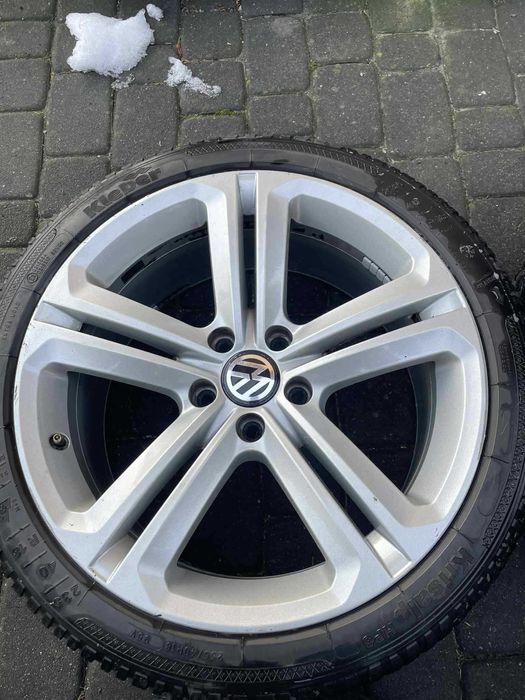 Koła, Felgi aluminiowe 5x112 18' 235/40  Volkswagen CC R-LINE jak nowe