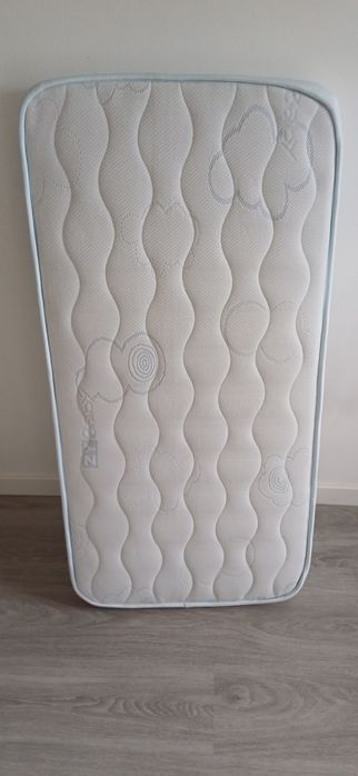 Berço + Colchão + Roupa de Cama (Novo)