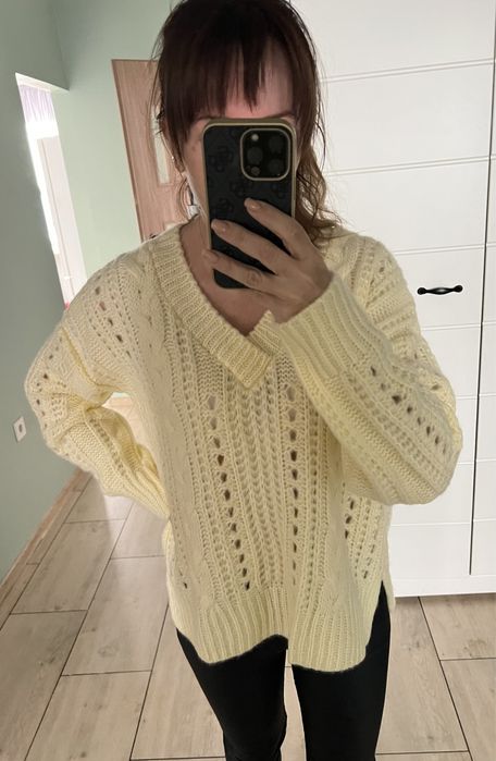 Sweter ażurowy żółty