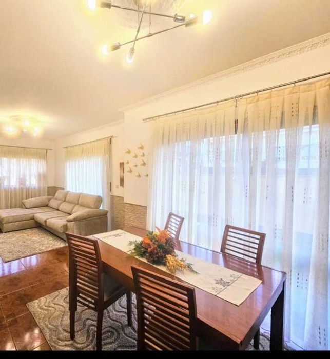 Mesa de jantar extensível